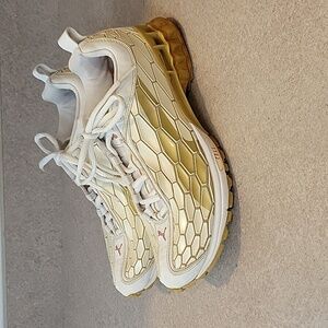Rare Puma Cell Flexion Women’s Size 8.5 Gold Geometric Designed Athletic Shoes
